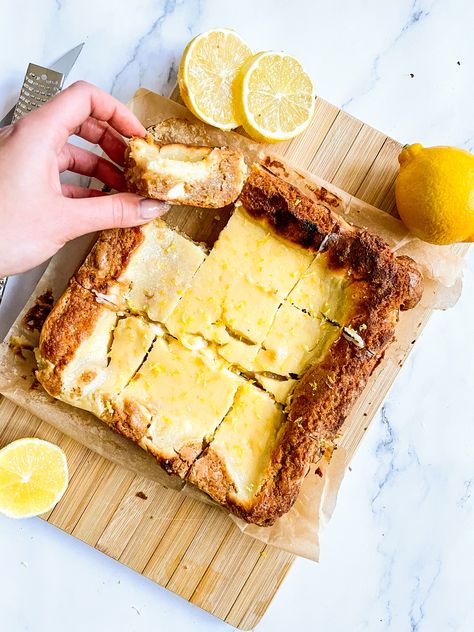 Lemon Cheesecake Blondies with White Chocolate - Tasting Thyme Easy Blondie Recipe, Cheesecake Blondies, Blondies Recipe Easy, Blondie Recipe, Dessert Squares, Citrus Desserts, Lime Desserts, Chocolate Lemon, Baked Cheesecake