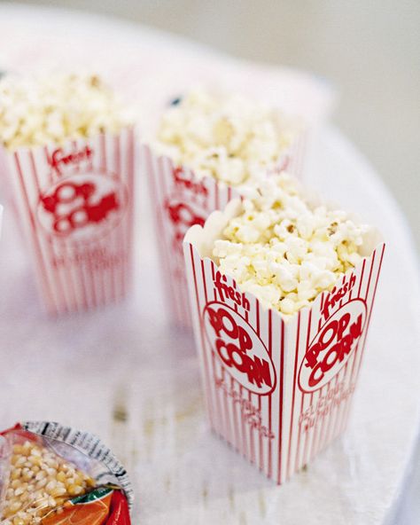 fresh popcorn for the guests at this carnival themed wedding  Photography by nathanabplanalp.com Wedding Favor Snacks, Birthday Party Movie Night, Carnival Wedding Theme, Party Movie Night, Carnival Vintage, Fresh Popcorn, Popcorn Cups, Red Inspiration, Snack Station