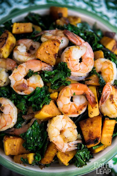 Shrimp Sweet Potato, Kale Bowl, Sweet Potato And Kale, Sweet Potato Kale, Kale Recipes, Paleo Diet, Bowls Recipe, Sweet Potatoes, Clean Eating Snacks