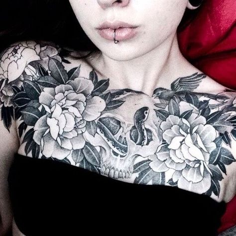 beautiful grey chest tattoo for girls Marie Tattoo, Chest Neck Tattoo, Chest Tattoo Girl, Full Chest Tattoos, Tattoo Placements, Girls With Sleeve Tattoos, Neck Tattoos Women, Cool Chest Tattoos, Pieces Tattoo