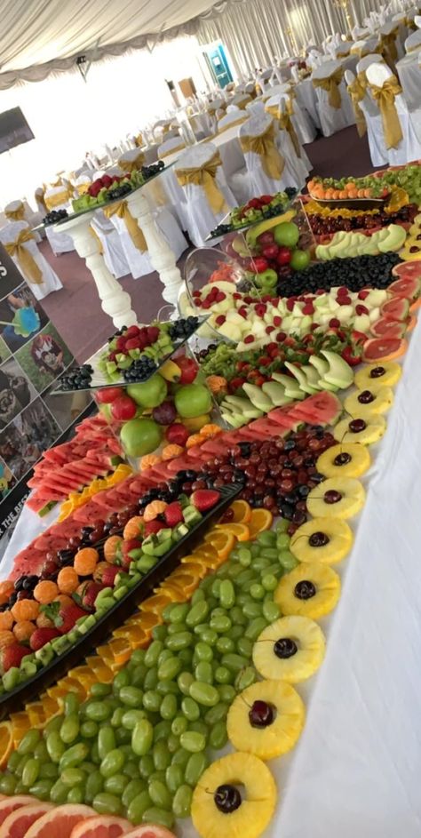 Fruit And Vegetable Display Ideas, Fruit On Ice Display, Vegetable Table Display, Fruit Table Set Up, Table Of Fruit, Fruit Bar At Wedding, Carved Fruit Display, Fruit Buffet Wedding, Large Fruit Display