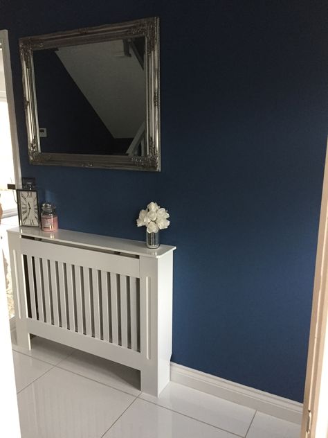 Radiator Styling, Navy Hallway Ideas, Hallway Radiator, Interior Design Mirror, Hallway Ideas Diy, Blue Hallway, White Hallway, Hallway Makeover, Oval Room Blue