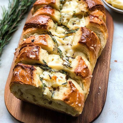 This Rosemary Garlic Pull Apart Bread is a simple yet irresistible treat, featuring rosemary-infused homemade dough filled with garlic butter, cheese, and Southwest Salad Recipe, Garlic Pull Apart Bread, Pot Pie Soup Recipe, Rosemary Bread, Festive Appetizers, Garlic Herb Butter, Rosemary Garlic, Dough Ingredients, Homemade Dough