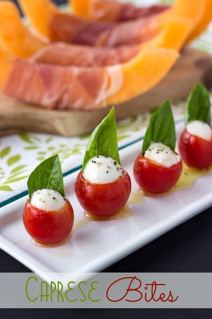 Fun Appetizers, Caprese Bites, New Years Appetizers, Holiday Appetizers Easy, Decorações Com Comidas, Italian Appetizers, Cold Cuts, Summer Appetizer, Holiday Appetizers