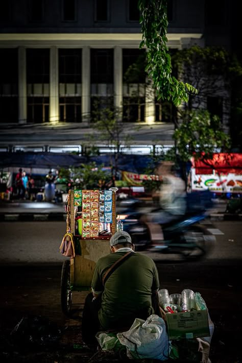 Jakarta Street, Jakarta Photography, Street Photography Ideas, Urban Street Photography, Street Photography Urban, Perjalanan Kota, Were Open, Work Pictures, Night Street