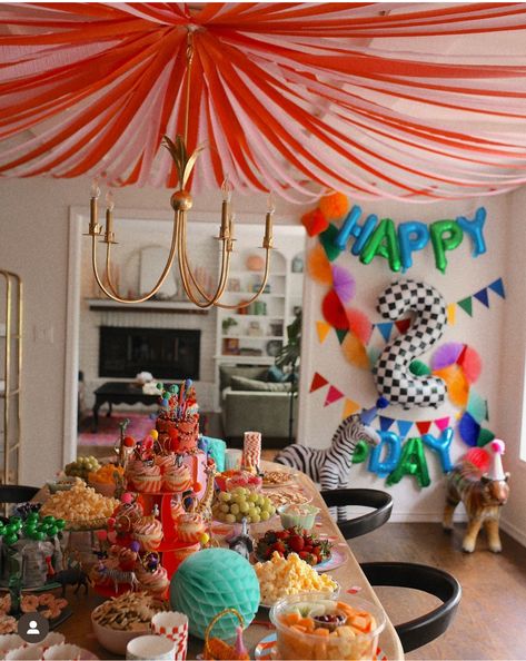 Birthday Decorations At Home, Birthday Traditions, Baby Birthday Themes, Circus Birthday, Party Animal, Baby Birthday Party, Baby Party, 2nd Birthday Parties, Birthday Fun