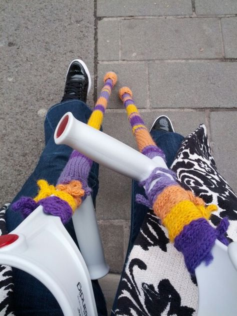 The current state of affairs. #knitting #crutches #crutchcosy #cosy #wien #vienna #invalide #stricken #krücken  #krückenstricken Cool Canes, Disabled Fashion, Forearm Crutches, Wheelchairs Design, Wheelchair Fashion, Adaptive Clothing, Mobility Aids, Crutches, Art Poses