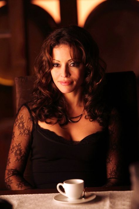 Lost Girl Victoria Evans, Emmanuelle Vaugier, Ksenia Solo, The Morrigan, Coffee Girl, Girls Series, Lost Girl, Women Are Beautiful, Badass Women