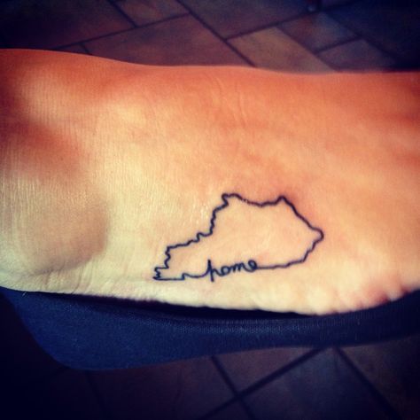 Kentucky outline tattoo! #home #KY Kentucky Tattoo Ideas, Kentucky Tattoo, State Tattoos, Map Tattoos, Tattoo Ideas For Men, Ring Tattoos, Time Tattoos, Tattoo Outline, Tattoo Set