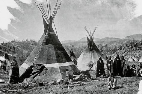 Native American Village, Trail Of Tears, Native American Photos, Indian Tribes, Native American Peoples, Native American Tribes, Native American History, Native American Culture, Sioux