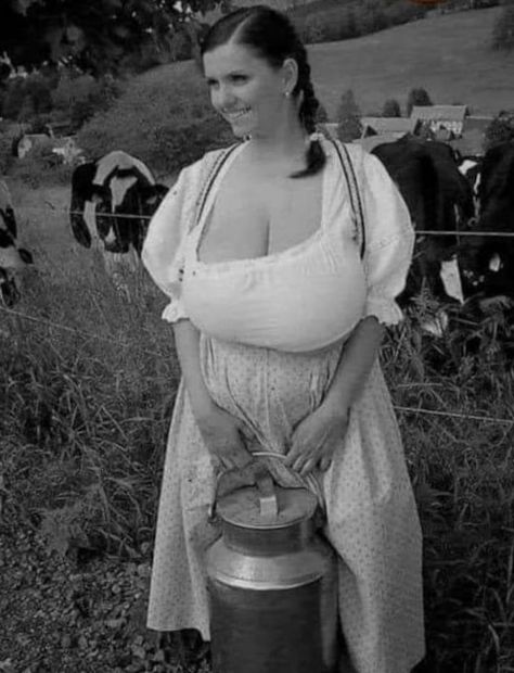 Milk Maid, Estilo Cholo, Hidden Photos, Big Women Fashion, Big Bra, Fitness Wear Outfits, Retro Pin Up, Seductive Clothes, Fashionista Clothes