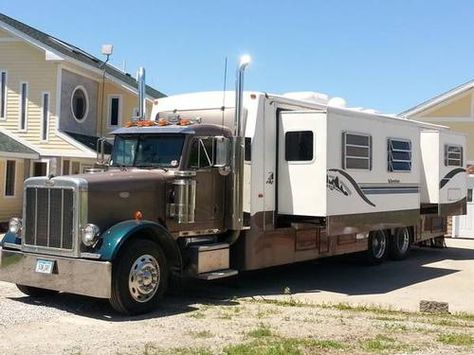 1994 Peterbilt Custom Toterhome -Custom-made RV features a Peter Built semi tractor (does NOT require CDL) that opens into a 32' 2004 Yellowstone Capri camper with 2 slide-outs. - See more at: http://www.rvregistry.com/used-rv/1006111.htm Cool Rvs, Homemade Camper, Rv Motorhomes, Rv Truck, Build A Camper, Buying An Rv, Custom Big Rigs, Cool Campers, Camper Caravan