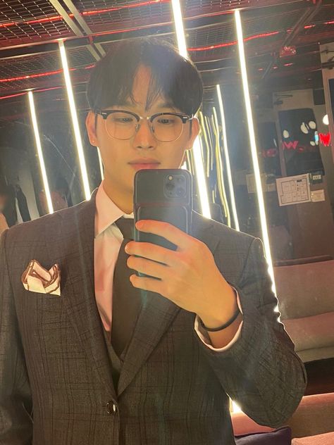 Hyunsik Btob, Im Hyunsik, Cube Entertainment, Men's Blazer, Blazer, On Twitter, Twitter, Fictional Characters, Quick Saves