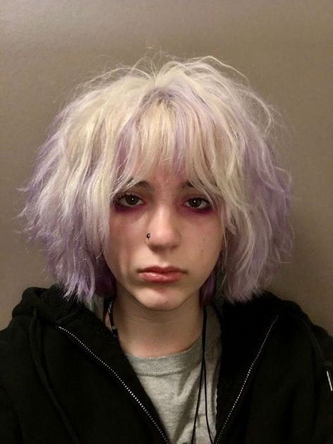 White And Purple Hair Short, Best Hair Dye, Shaved Hair Designs, Candy Hair, Dyed Hair Inspiration, Punk Hair, Peinados Fáciles Para Cabello Corto, Yellow Hair, Hair Reference