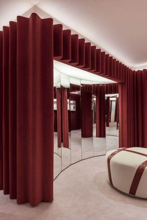 Glossier Pop Up, Commercial Interior Architecture, Stores Design, Pantone 2015, Talbot Runhof, Fitting Room, Store Design Interior, Retail Interior, Boutique Interior