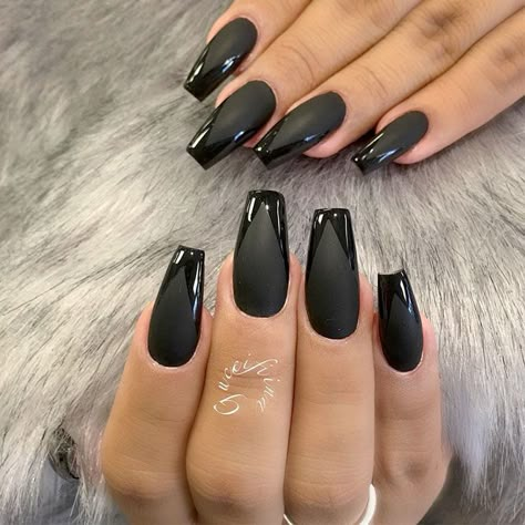 21 Matte Black Nails That Will Make You Thrilled | Page 4 of 5 Acrylic Nails Natural, Black Manicure, Black Coffin Nails, Matte Black Nails, Black Acrylic Nails, Black Nail Art, Black Nail Designs, Super Nails, Black Nail