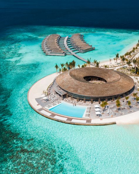 Maldives Spa, Circular Buildings, Maldives Resort, Studios Architecture, Remote Island, Resort Villa, Island Resort, Contemporary Architecture, Resort Spa