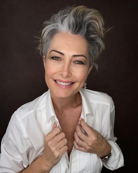 Luisa Dunn on Instagram: “"Adopt the pace of nature. Her secret is patience" -RALPH WALDO EMERSON Natural curls styled by the wonderful @lukedavishair for my shoot…” Grey Hair Color Silver, Grey Hair Don't Care, Silver Haired Beauties, Gorgeous Gray Hair, Grey Hair Inspiration, Silver Sisters, Beautiful Gray Hair, Instagram Challenge, Curl Styles