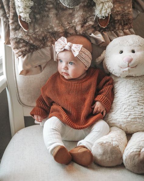 4 Month Old Outfits, Newborn Autumn Outfits, Newborn Cute Outfits, Boho Newborn Outfit, 3 Month Old Fall Outfits, Cozy Newborn Outfit, Baby Girl Sweater Outfits, Newborn Style Girl, Trendy Baby Girl Outfits