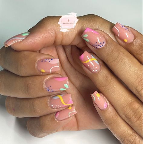 Gel Nails Ideas Short Abstract, Abstract Nail Tips, Ombre Abstract Nails, Cute Abstract Nail Designs, Spring Nails Abstract, Easy Abstract Nails, Square Gel Nail Designs For Summer, Abstract Nail Designs Short Nails, Colorful Line Nails