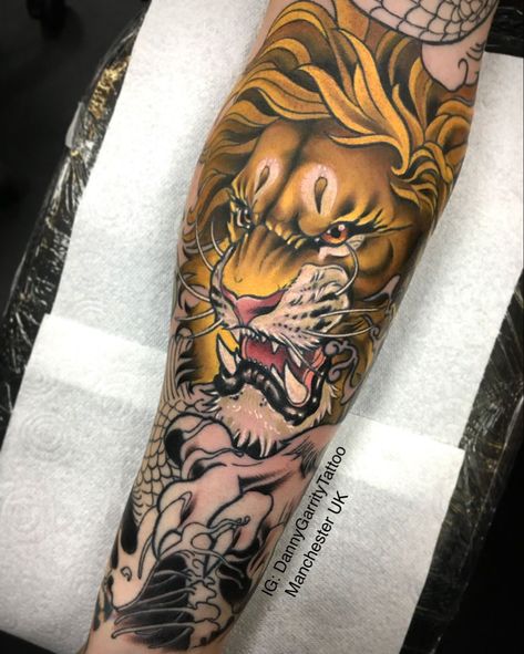 Japanese Lion Art, Neo Traditional Lion Tattoo, Lion Tattoo Half Sleeve, Japanese Lion, Traditional Lion Tattoo, Traditional Tattoo Animals, Lion Chest Tattoo, Lion Sleeve, Colour Tattoos