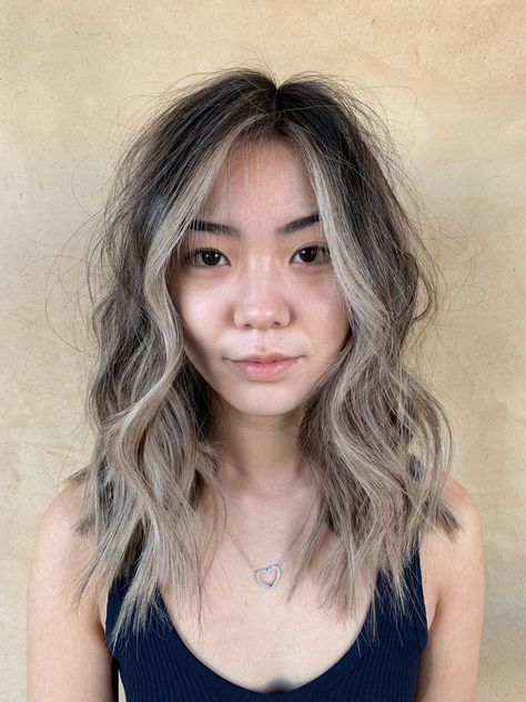 Balayage/Ombré/Babylights on Asian hair Dimensional Blonde Asian Hair, Asian Balayage Ashy Blonde, Asian Blonde Highlights Balayage, Ash Blonde Balayage On Asian Hair, Short Blonde Asian Hair, Light Asian Hair, Brown Hair For Tan Skin, Asian Balayage Ashy, Balayage Hair Asian