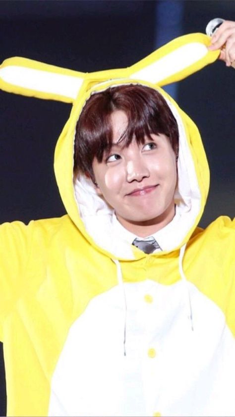 Foto Jhope Cute, Cute Jhope, Hobi Cute, Cute J-hope, J-hope Photoshoot, Bts Jungkook Birthday, Jhope Cute, Dara Kpop, Hoseok Bts