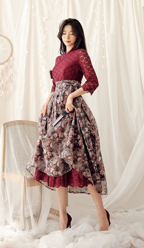 Kebaya Hanbok, Korea Dress, Casual Attire For Women, Korean Traditional Dress, Modern Hanbok, Batik Fashion, Korean Fashion Dress, Black Wrap, Batik Dress