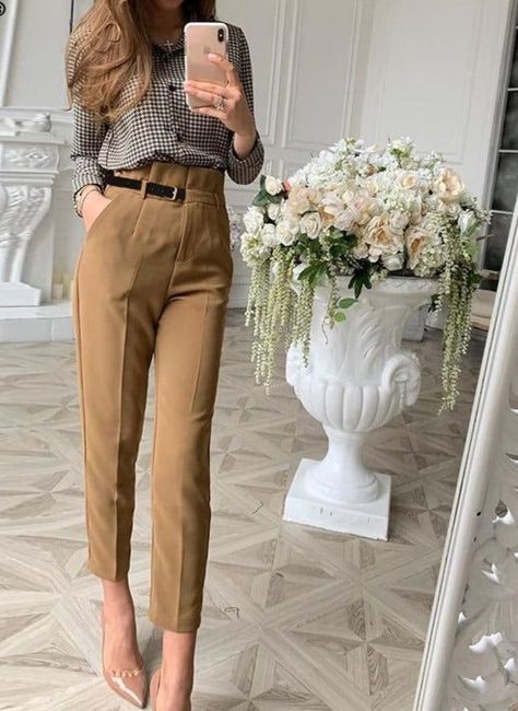 97d0145823aeb8ed80617be62e08bdccdesc51299923ri Long Trousers Outfit, Formal Trousers Women, Formal Pants Women, Dress Pants Outfits, High Waisted Pants Outfit, Peg Pants, Formal Pants, Pants Outfits, Pants Vintage