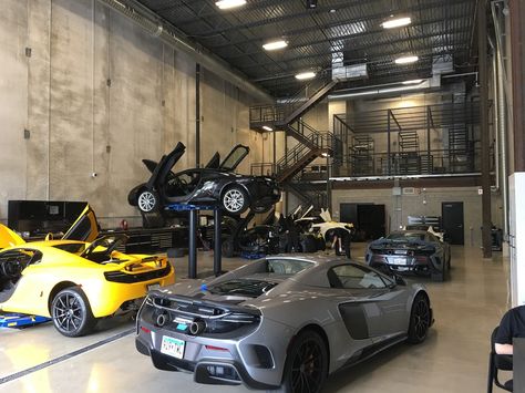 Car Collection Garage, Mclaren Garage, Auto Garage Design, Car Shop Garage, Tuner Garage, 8 Car Garage, Warehouse Office Design, Garage Aesthetic, Nice Garage