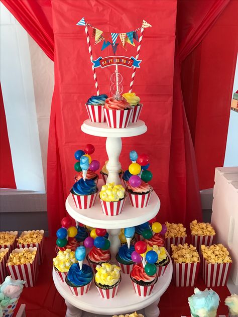 Diy Circus Cake, Circus Birthday Cupcakes, Circus Cupcake Ideas, Pomni Birthday Party, Carnival Theme Cupcakes, Coraline Cupcakes, Circus Theme Cupcakes, Carnival Theme Cake, Carnival Theme Birthday Party