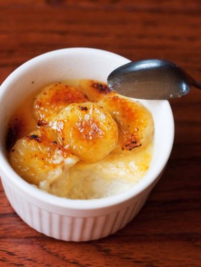 http://tastykitchen.com/recipes/desserts/bananas-foster-crc3a8me-brc3bblc3a9e/ Creme Brulee Recipe, Brulee Recipe, Creme Brûlée, Bananas Foster, Tasty Kitchen, Köstliche Desserts, Yummy Sweets, Eat Dessert, Trifle