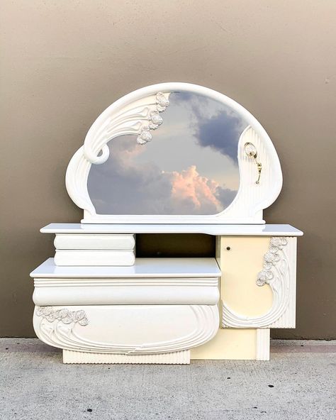 Freska Living on Instagram: “（AVAILABLE) Vintage late 80s/early 90s Italian lacquered vanity dresser with a cloud shaped mirror. Excellent condition for her age.…” Vasos Vintage, Vanity Dresser, Shaped Mirror, Pinterest Room Decor, Late 80s, Cute House, Barbie Dream House, Dream Room Inspiration, Dream Apartment