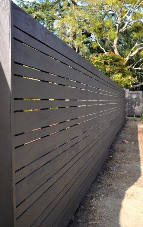 Beautiful Modern Fence Design Ideas Wood Fence Design, Black Fence, Modern Fence Design, Sloped Yard, Privacy Fence Designs, Cheap Backyard, Horizontal Fence, Fencing & Gates, Fence Styles