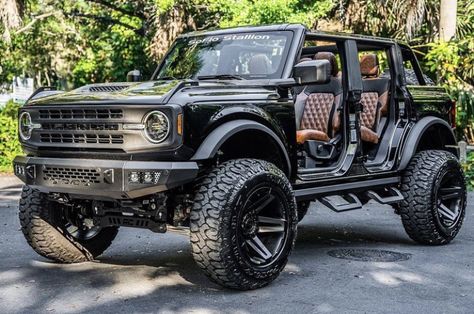 Bronco Raptor Black, Black Bronco, Bronco Concept, Bronco Car, Bronco Raptor, Bronco Truck, American Pickup Trucks, New Bronco, Classic Ford Broncos