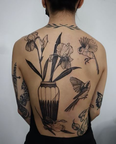 Vase Back Tattoo Women, Birds On Back Tattoo, Flowers To Get Tattooed, Vase Tattoo Back, Men Floral Tattoo, Vase Back Tattoo, Bird Back Tattoo, Back Piece Tattoos For Women, Back Flower Tattoo