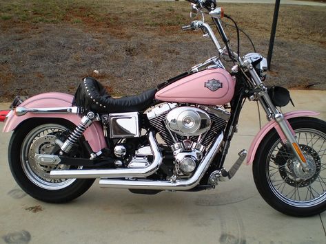 Girly Motorcycle, Cute Motorcycle, Pink Motorcycle, Moto Custom, Custom Street Bikes, Motorcycle Aesthetic, Pretty Bike, Harley Bikes, Cruiser Motorcycle