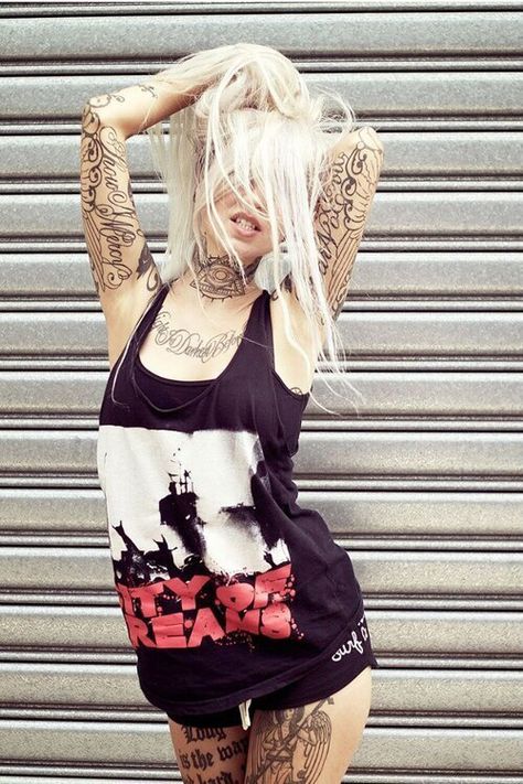 Sara Fabel Sara Fabel, Wine Photo, Growing Family, Happily Married, Beauty Tattoos, Girl Crushes, Blonde Girl, The High, Cool Tattoos