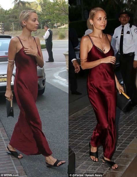 Nicole Richie Outfits, Slip Dress And Boots, Nicole Richie Style 2023, Red Slip Dress Outfits, Red Sandals Outfit, Slip Dress Aesthetic, Slip Dress Street Style, Autumn Fashion Curvy, Dress With Flats