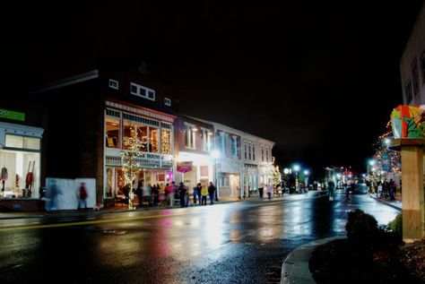 7. Downtown Milford, Delaware Milford Delaware, Best Christmas Lights, Beautiful Decorations, Christmas Light Displays, Rehoboth Beach, Christmas Town, Back Road, Best Christmas, Amazing Places