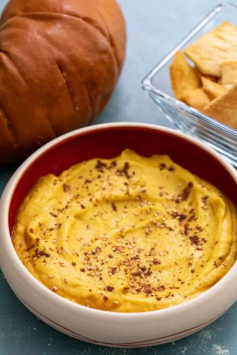 Pumpkin Dip Recipe, Puree Recipes, Dip Vegan, Pumpkin Puree Recipes, Savory Pumpkin, Pumpkin Dip, Bagel Chips, Savory Vegan, Roast Pumpkin