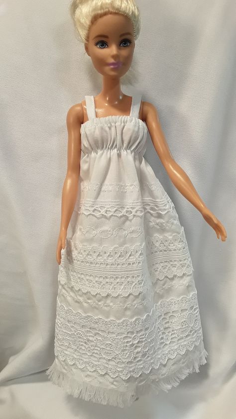 White Sun Dress, Dress Stitching, Barbie Knitting Patterns, Barbie Hat, Sewing Barbie Clothes, Barbie Doll Clothing Patterns, Doll Clothing Patterns, Barbie Dolls Diy, Machine Stitching