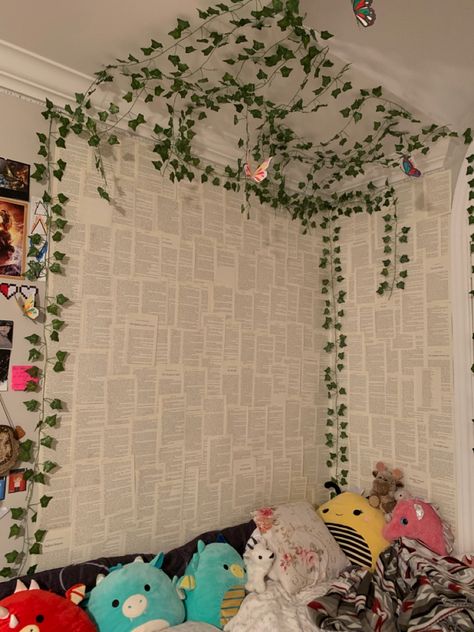 Deep Cleaning Room, Book Page Wall, Page Wall, Diy Room Decor For Teens, Tree House Designs, Cute Bedroom Ideas, Room Redesign, Upcycle Decor, Pinterest Room Decor