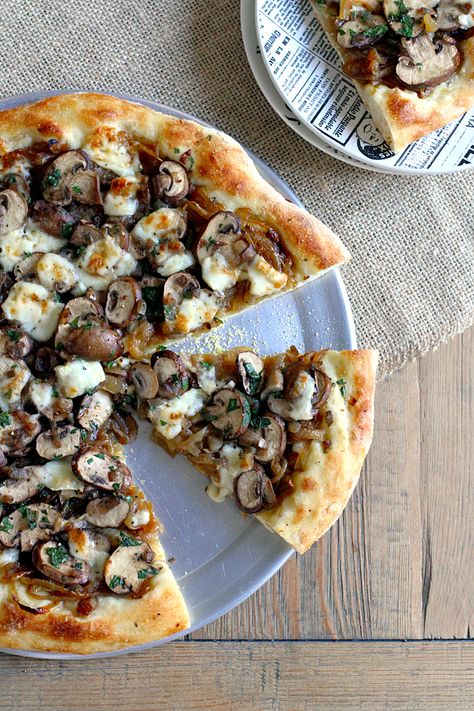 Brie Pizza, Mushroom Flatbread, Caramelized Onions And Mushrooms, Fig Preserves, Pizza Oven Recipes, Onion Pizza, Mushroom Pizza, Caramelized Onion, Sauteed Mushrooms