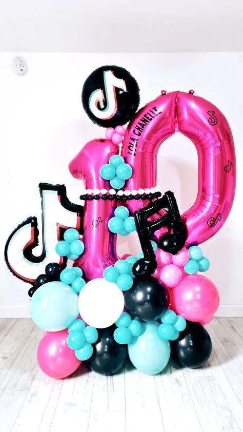 10 Balloon Bouquet, Balloons Number, 14th Birthday Cakes, 14th Birthday, Number Balloons, Balloon Bouquet, Birthday Cakes, Tik Tok, Balloons