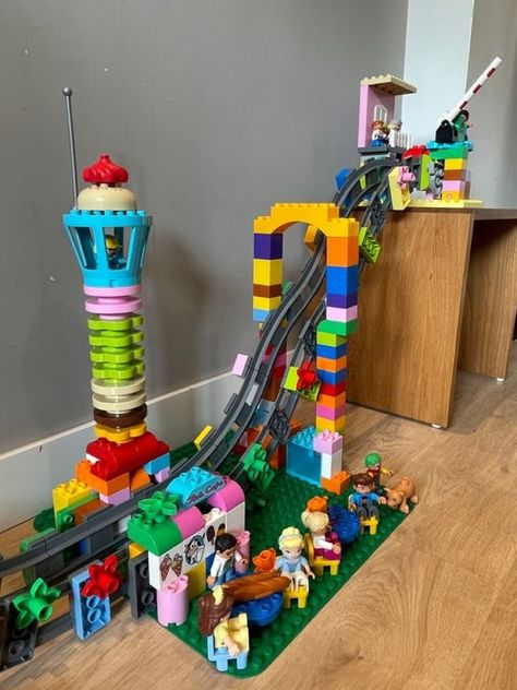 20x Duplo treinbaan & rollercoaster voorbeelden - Mamaliefde Lego Duplo Train, Lego Storage Organization, Bike Birthday Parties, Lego Challenge, Lego Club, Kids Toys For Boys, Baby Play Activities, Lego Activities, Lego Games