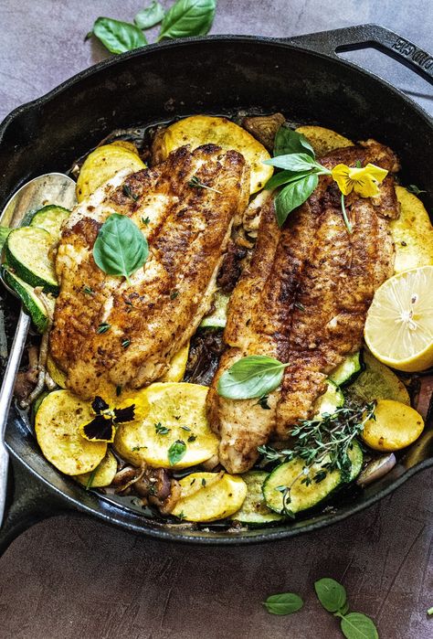 Blackened Garlic Butter Catfish with Summer Squash - My Kitchen Little Healthy Catfish Recipes, Catfish Dinner, Baked Catfish, Catfish Recipes, Homemade Spice Mix, Seafood Entrees, Baked Fish, Summer Squash, Fish Dishes