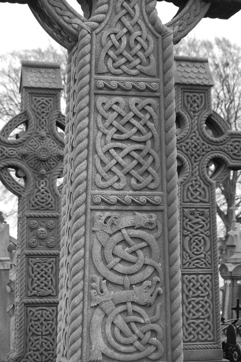 Celtic crosses at Glasnevin Cemetary, Dublin Ancient Celtic Art, Celtic Images, Norse Art, Arte Viking, Celtic Crosses, Celtic Artwork, Celtic Heritage, Celtic Culture, Old Cemeteries