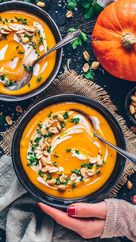 Pumpkin Soup Easy, Sweet Potato Carrot Soup, Healthy Food Photography, Creamy Pumpkin Soup, 2023 Pink, Vegan Soup Recipes, Soups Stews, Vegan Meal Prep, Food Photographer