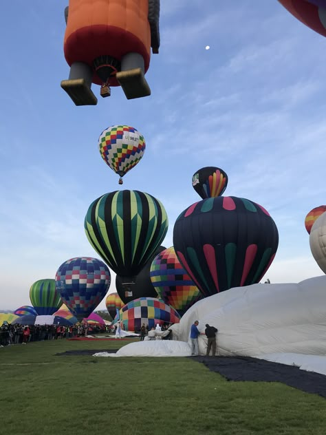 Festival del globo 2019, león, Guanajuato. Hot Air Balloon Rides, Air Balloon Rides, Hot Air Balloon, Air Balloon, Hot Air, Vision Board, Festival, Collage, Pins